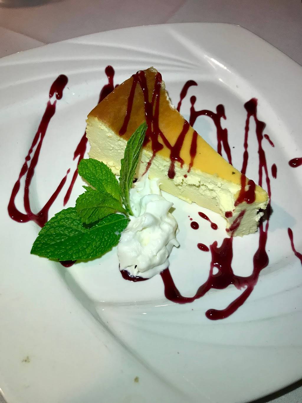 Red Fox Restaurant | restaurant | 218 Smith St, Middletown, CT 06457, USA | 8607404967 OR +1 860-740-4967