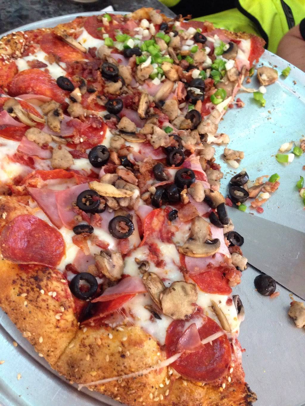 Papa Js Pizzeria & Diner | restaurant | 10583 Main St, Honor, MI 49640, USA | 2313257070 OR +1 231-325-7070