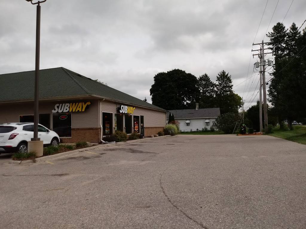 Subway | restaurant | 1300 M-44, Belding, MI 48809, USA | 6167942886 OR +1 616-794-2886