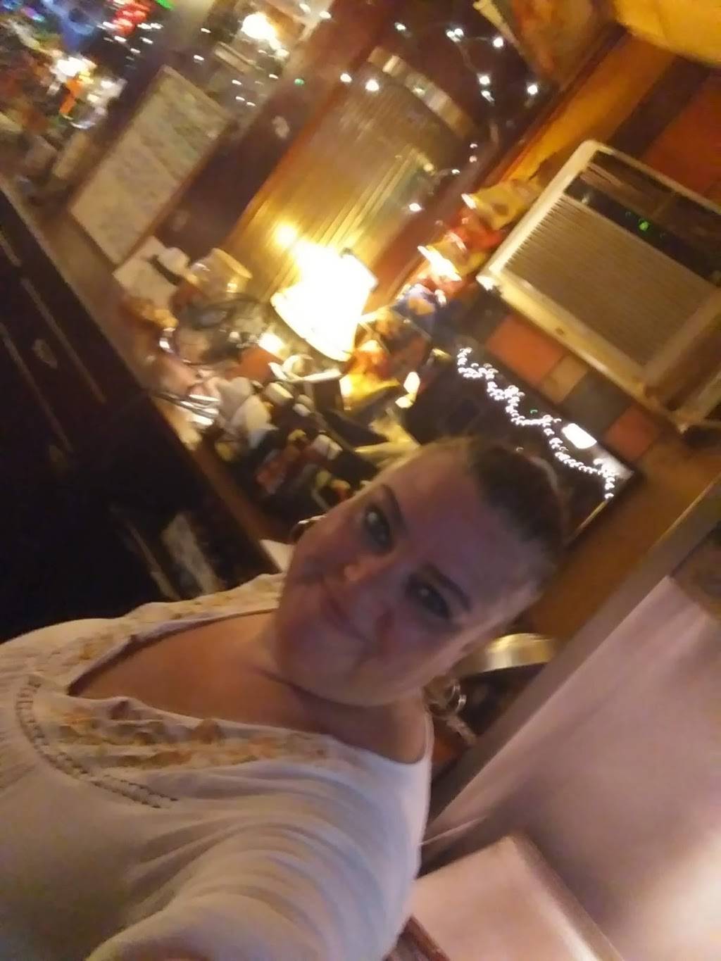 Dabrewskis Liquor Emporium | restaurant | 220 Southfield Rd, Ecorse, MI 48229, USA | 3133812751 OR +1 313-381-2751