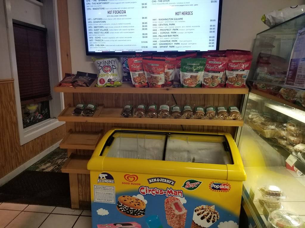 Pepperonis | restaurant | 281 Springs Fireplace Rd, East Hampton, NY 11937, USA | 6313291800 OR +1 631-329-1800