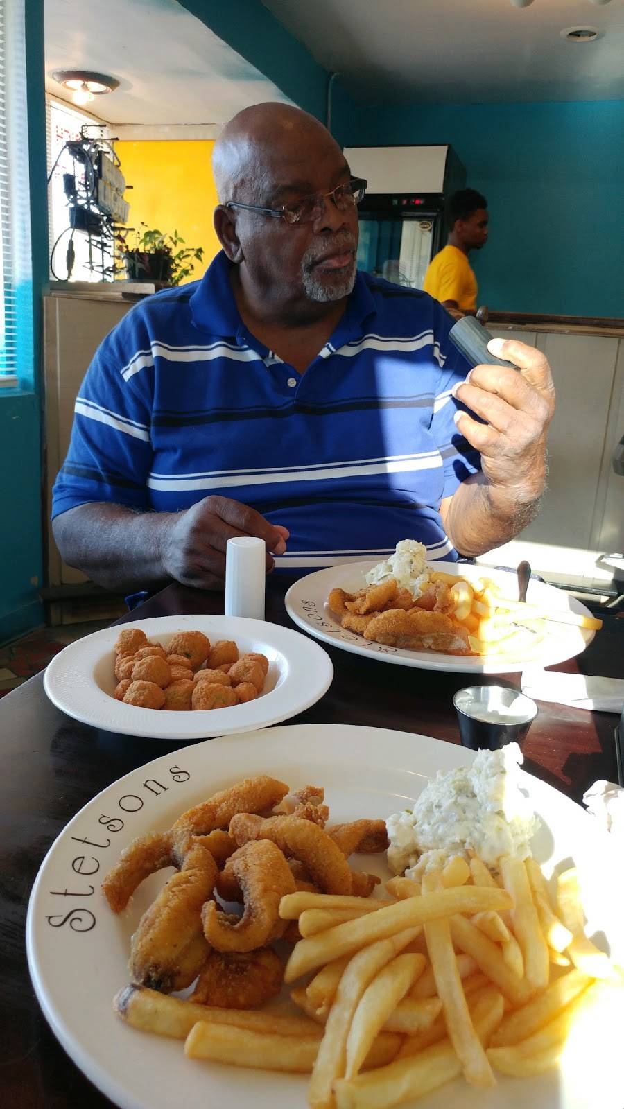 Caribbean Vibe Bar and Grill | restaurant | 132 Richmond St, Bogalusa, LA 70427, USA | 9852415343 OR +1 985-241-5343