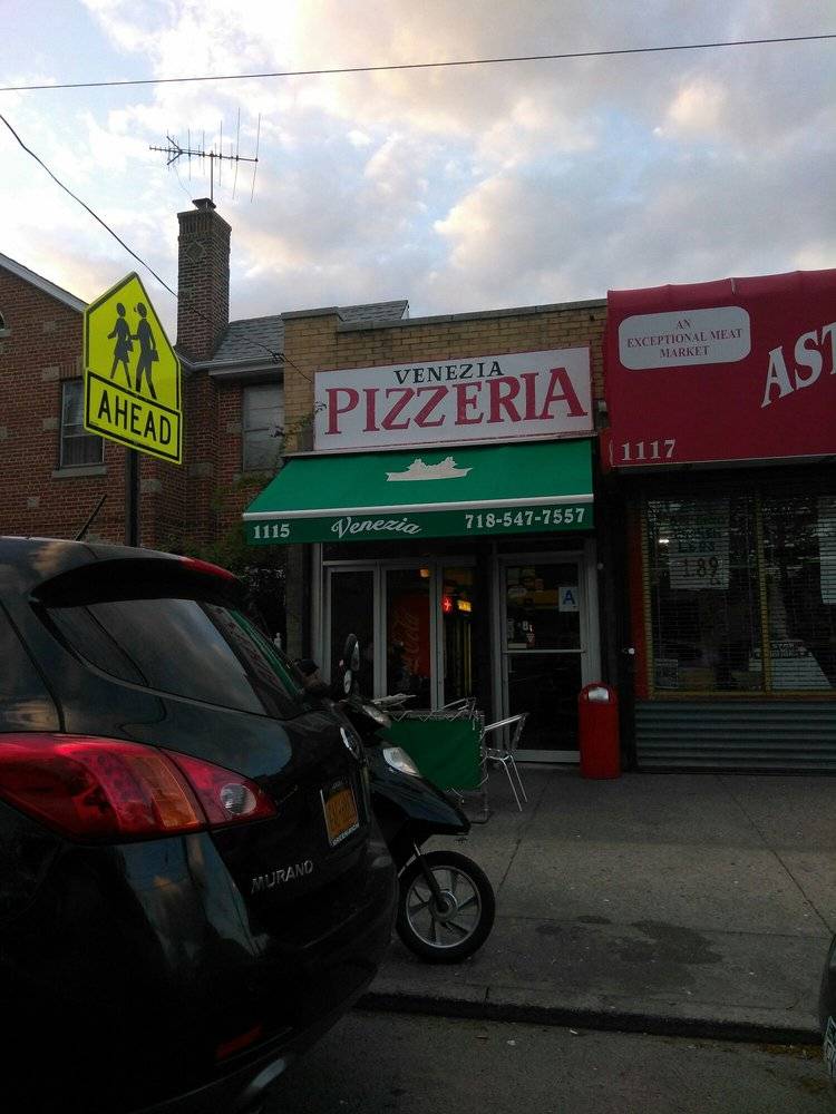 Venezia Pizzeria | restaurant | 1115 Astor Ave, Bronx, NY 10469, USA | 7185477557 OR +1 718-547-7557