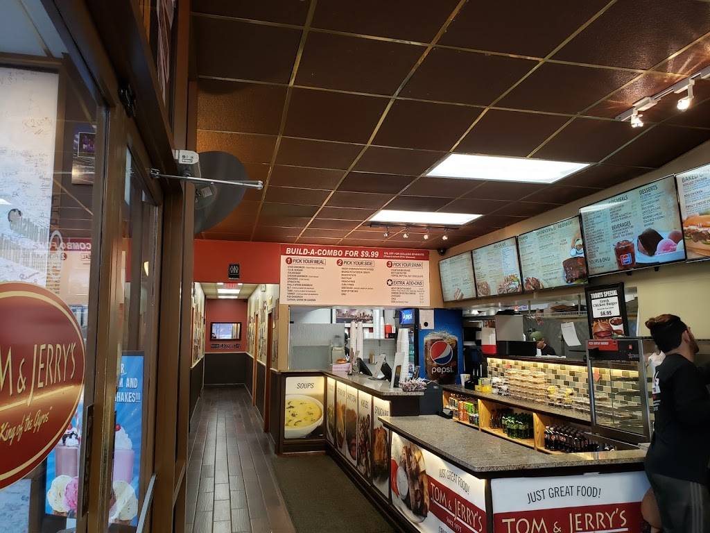 Tom & Jerrys | meal takeaway | 6359 W Montrose Ave, Chicago, IL 60634, USA | 7732821111 OR +1 773-282-1111