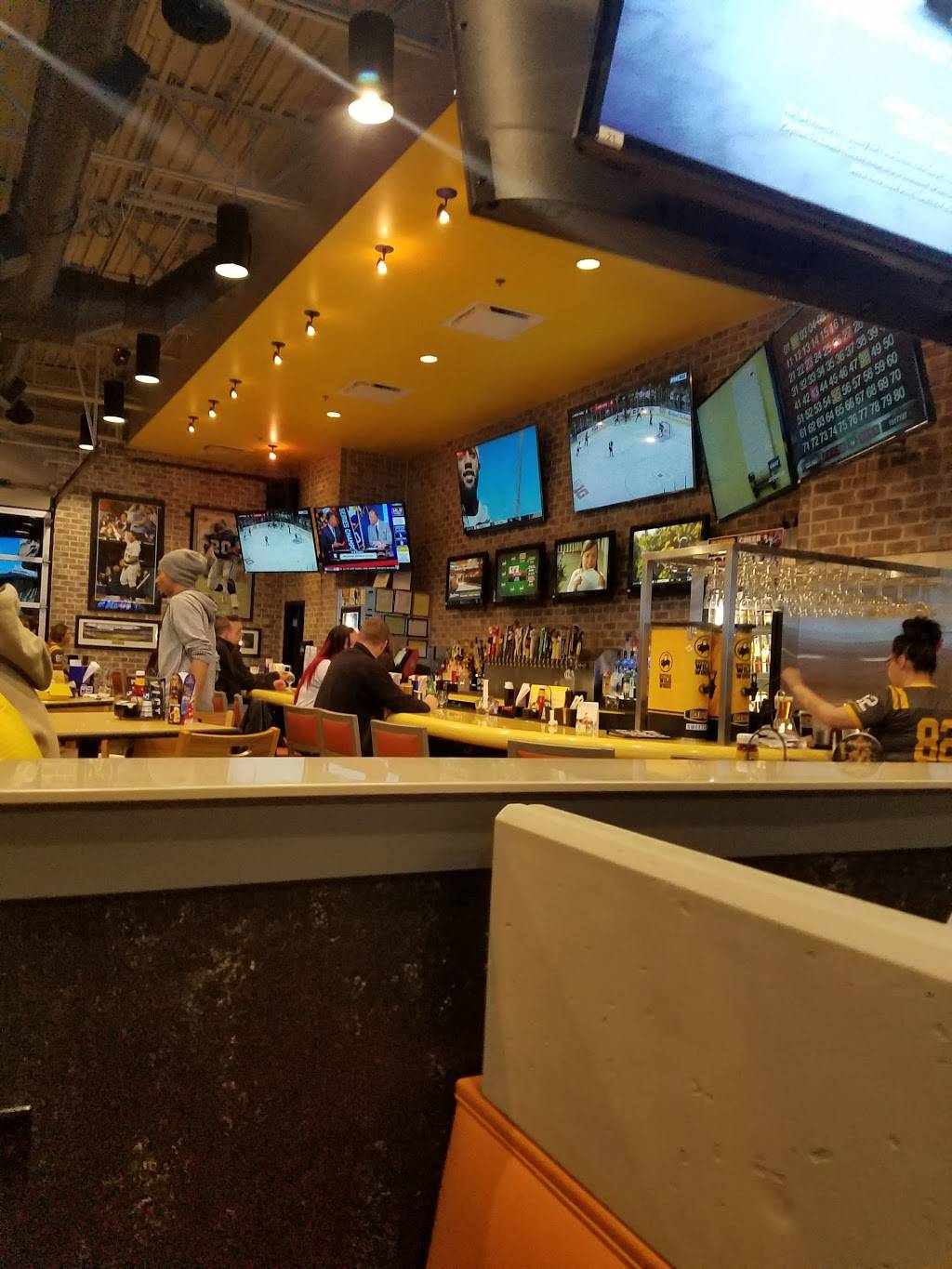 Buffalo Wild Wings | meal takeaway | 37651 Six Mile Rd, Livonia, MI 48152, USA | 7344694400 OR +1 734-469-4400