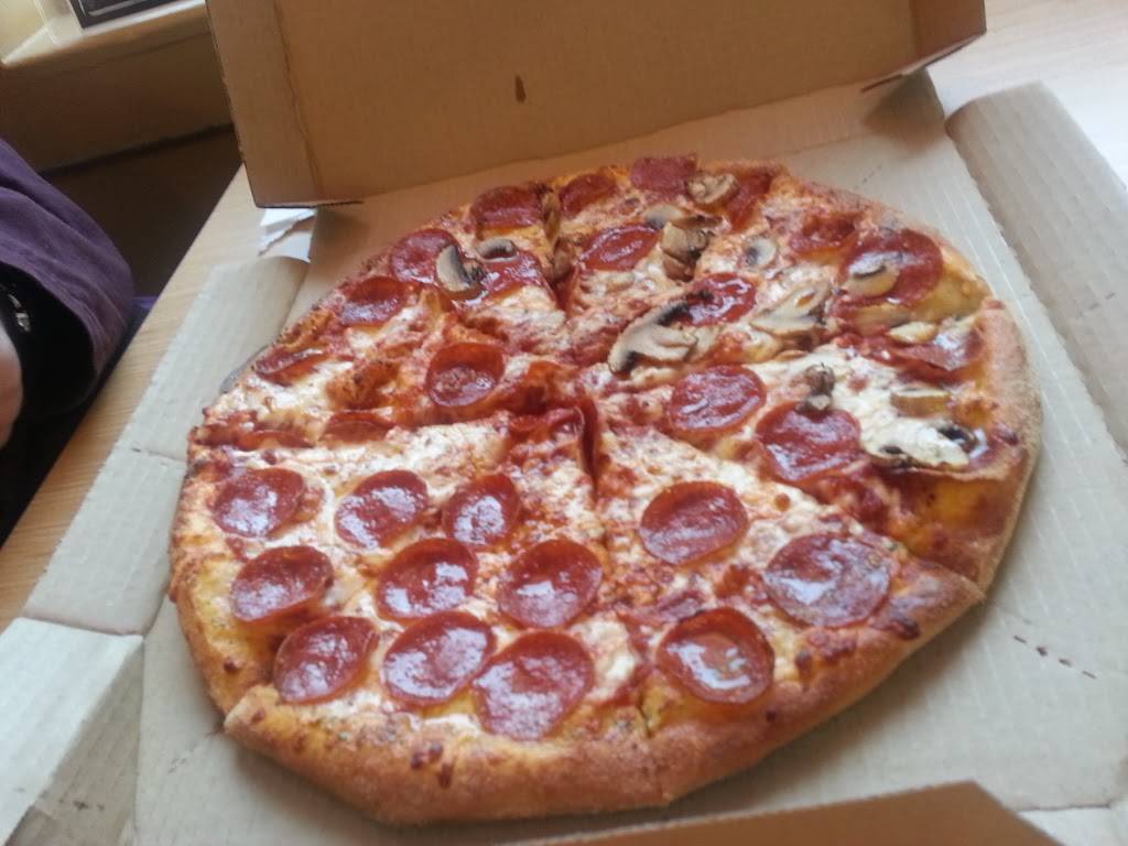 Dominos Pizza | meal delivery | 21154 Lorain Rd, Fairview Park, OH 44126, USA | 4403335544 OR +1 440-333-5544