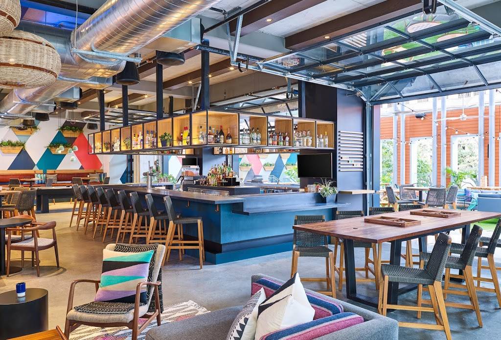 Upstairs at Caroline | restaurant | 621 Congress Ave Suite 201, Austin, TX 78701, USA | 5129826766 OR +1 512-982-6766