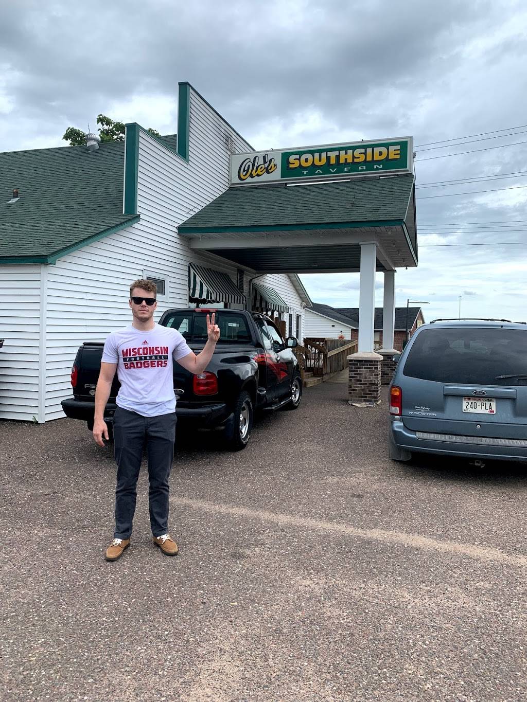 Oles Southside Tavern | night club | 2435 S Hastings Way, Eau Claire, WI 54701, USA | 7158329321 OR +1 715-832-9321