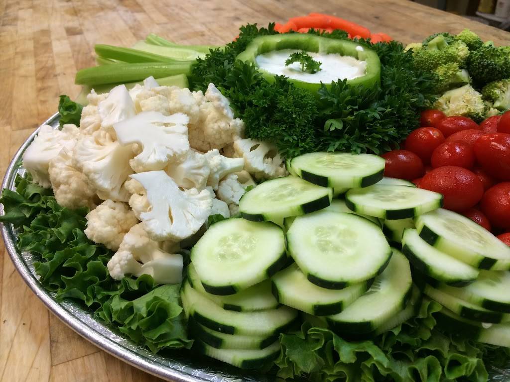 Caesar’s Italian Delicatessen | restaurant | 9500 Brimhall Rd ste 304, Bakersfield, CA 93312, USA | 6615887004 OR +1 661-588-7004