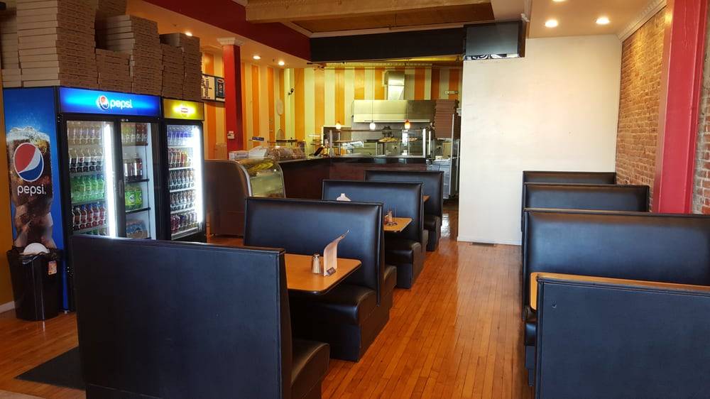 Jonnys Pizza | restaurant | 100 Genesee St, Utica, NY 13502, USA | 3155074577 OR +1 315-507-4577