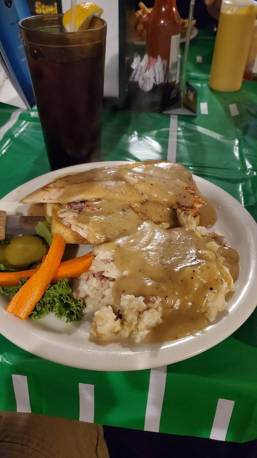 The Grizzlies Den | restaurant | 3125 Triangle Rd, Mariposa, CA 95338, USA | 2097427199 OR +1 209-742-7199