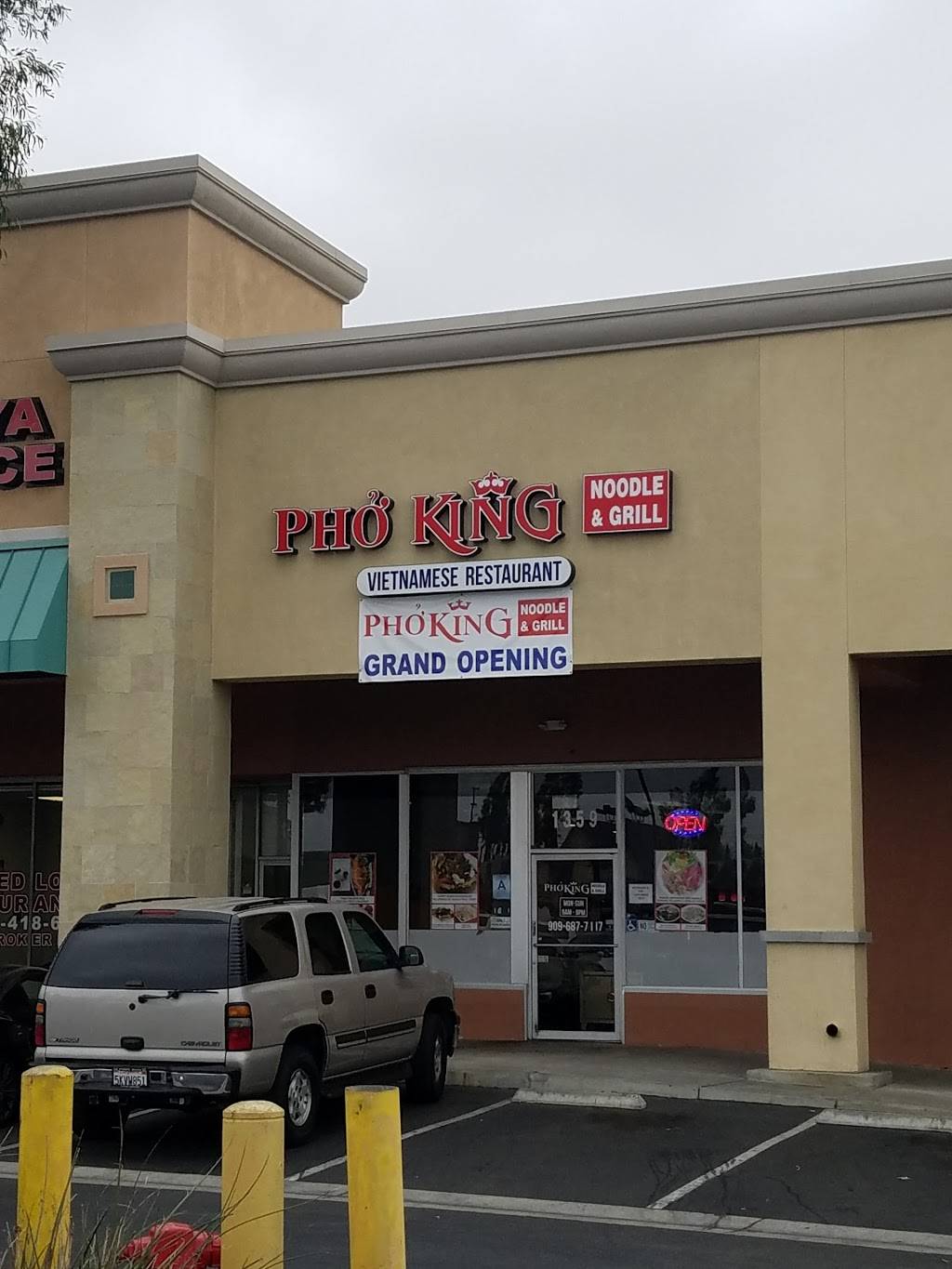 Pho King Noodles & Grill | restaurant | 1359 E 4th St, Ontario, CA 91764, USA | 9096877117 OR +1 909-687-7117
