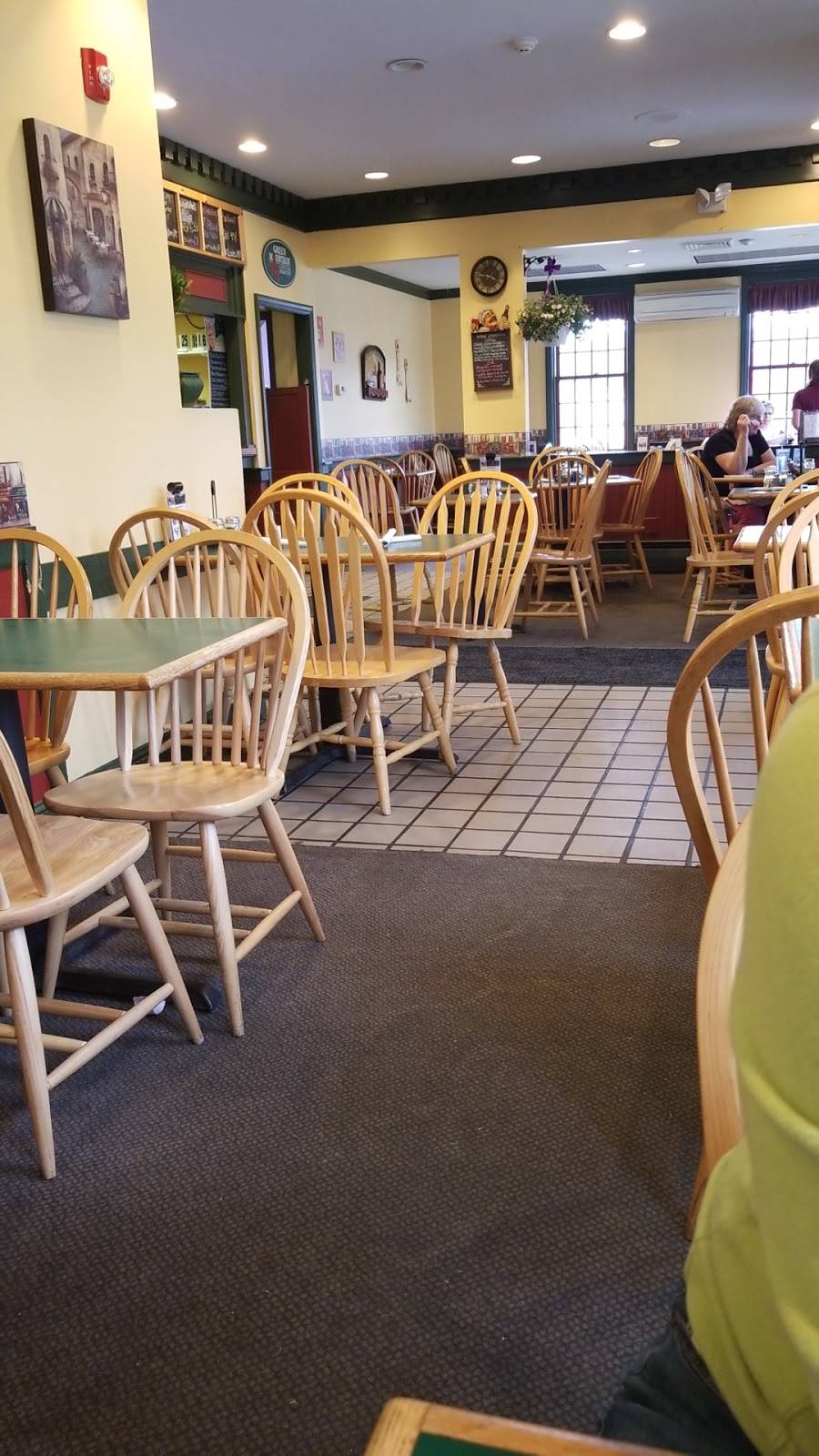 Hoagies Pizza & Pasta | restaurant | 6583 Memorial Dr, Lyndonville, VT 05851, USA | 8026261117 OR +1 802-626-1117