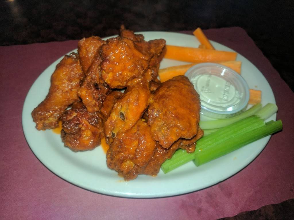 Mr. Ds Tavern | cafe | 876 Rubber Ave, Naugatuck, CT 06770, USA | 2034904770 OR +1 203-490-4770