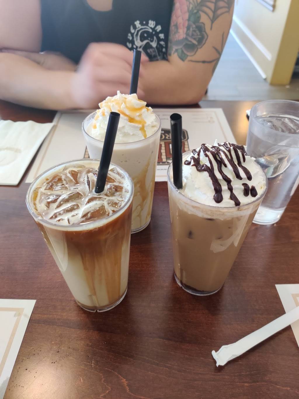 Brownstones Coffee | restaurant | 1759 Middle Country Rd, Centereach, NY 11720, USA | 6316763975 OR +1 631-676-3975