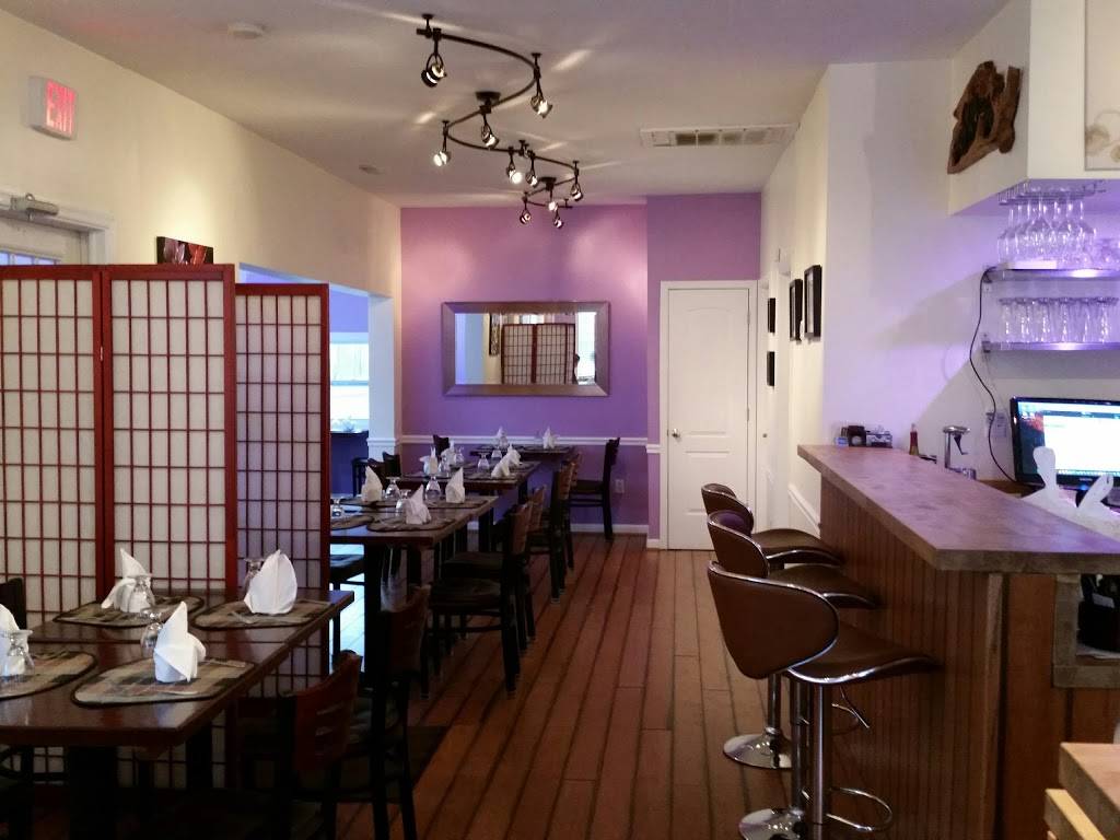 Thaiverse Restaurant | restaurant | 19 E Broad Way, Lovettsville, VA 20180, USA | 7036282444 OR +1 703-628-2444