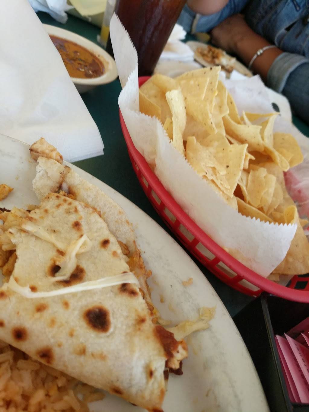 Los Ramirez Mexican Restaurant | restaurant | 660 Farm to Market 517 Rd W, Dickinson, TX 77539, USA | 2815340727 OR +1 281-534-0727