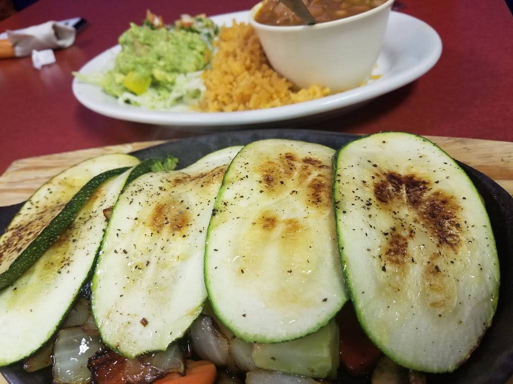 Memo’s Mexican Restaurant & Bar | restaurant | 407 Plum St, Lampasas, TX 76550, USA | 5125645166 OR +1 512-564-5166