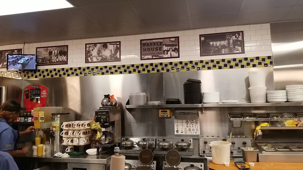 Waffle House | meal takeaway | 635 Rankin Rd, Houston, TX 77073, USA | 2817130128 OR +1 281-713-0128