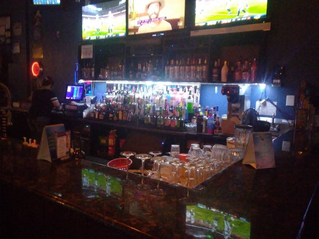 Sadie Maes Deli Dog | restaurant | 10530 SE Washington St, Portland, OR 97216, USA | 5032083055 OR +1 503-208-3055