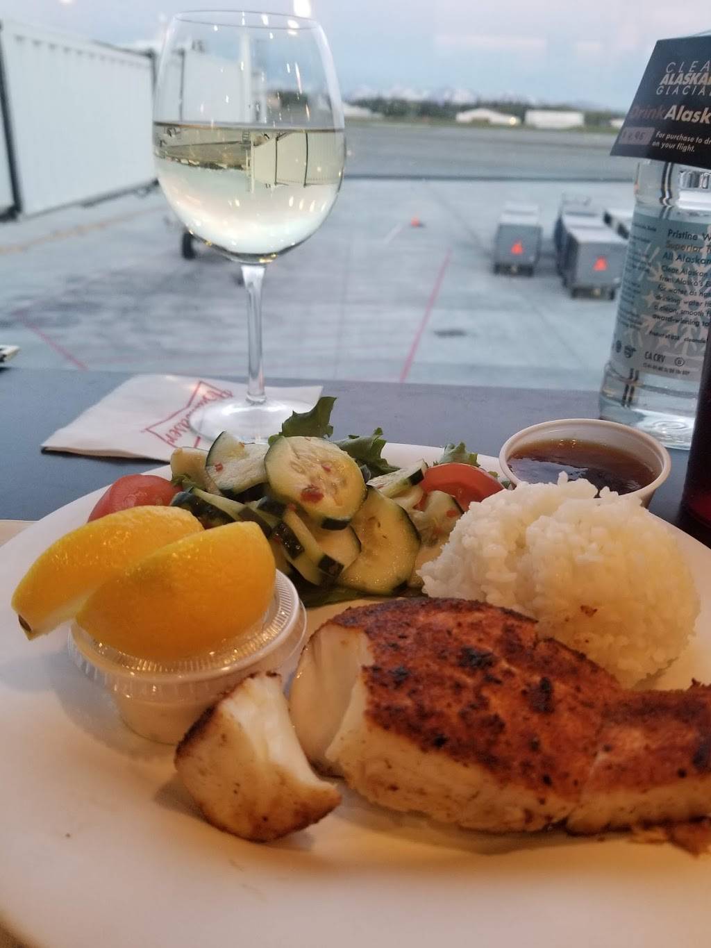 Humpys Great Alaska Alehouse | restaurant | 5000 W International Airport Rd, Anchorage, AK 99502, USA | 9072053318 OR +1 907-205-3318