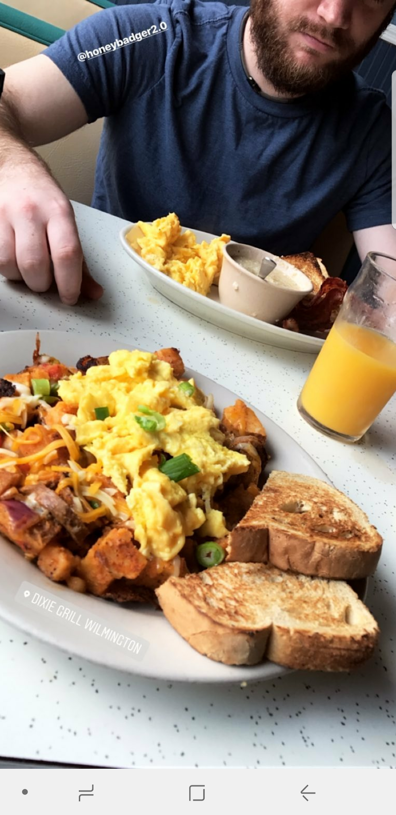 The Dixie Grill | restaurant | 116 Market St, Wilmington, NC 28401, USA | 9107627280 OR +1 910-762-7280