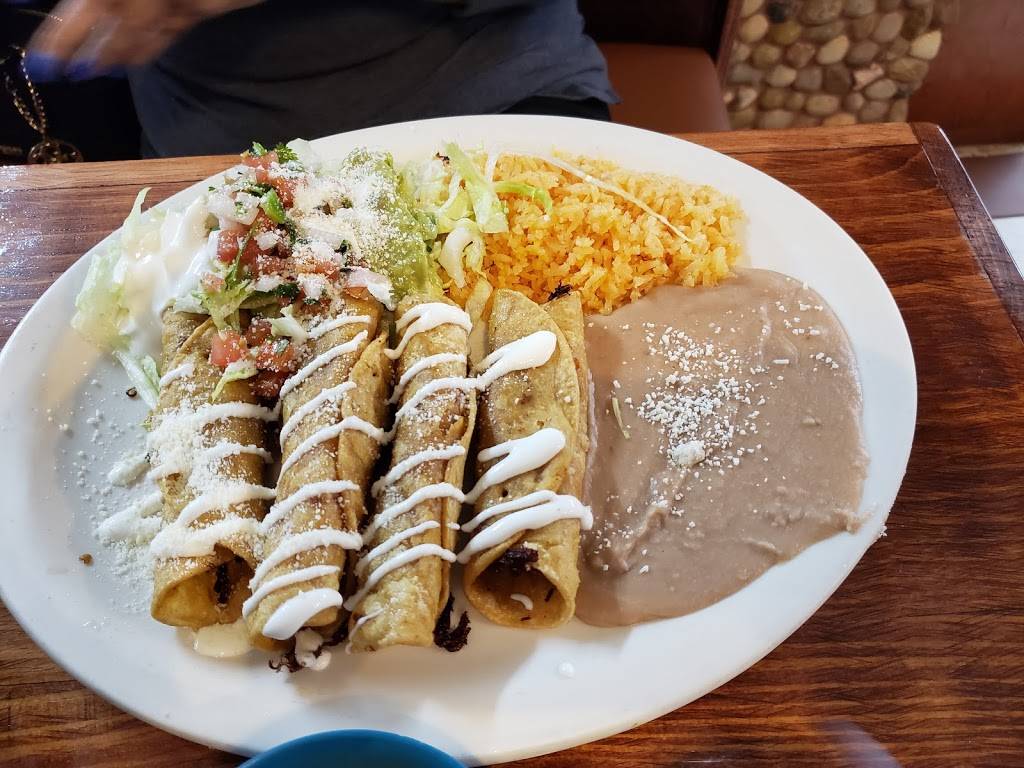 La Esquinita Mexican Market | restaurant | 8505 Collinsville Rd, Collinsville, IL 62234, USA | 6183445220 OR +1 618-344-5220