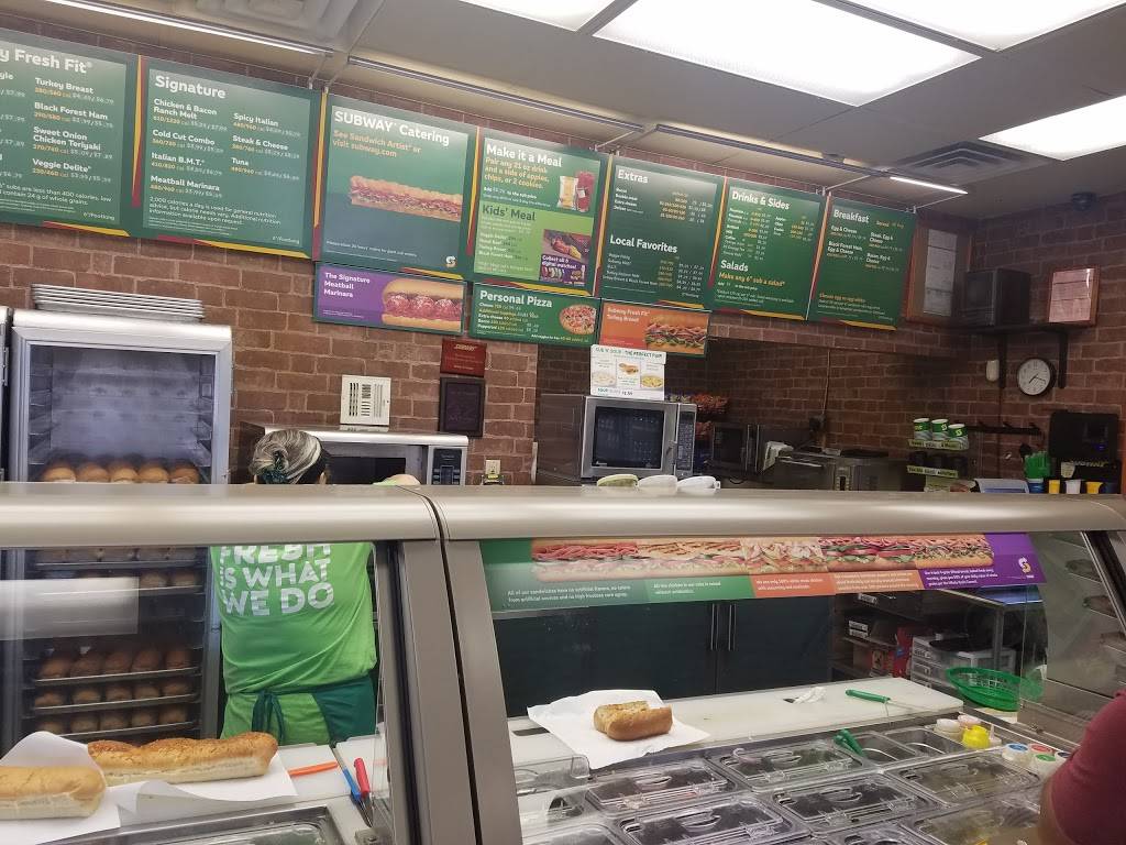 Subway | restaurant | 762 Cosby Hwy, Newport, TN 37821, USA | 4236257700 OR +1 423-625-7700
