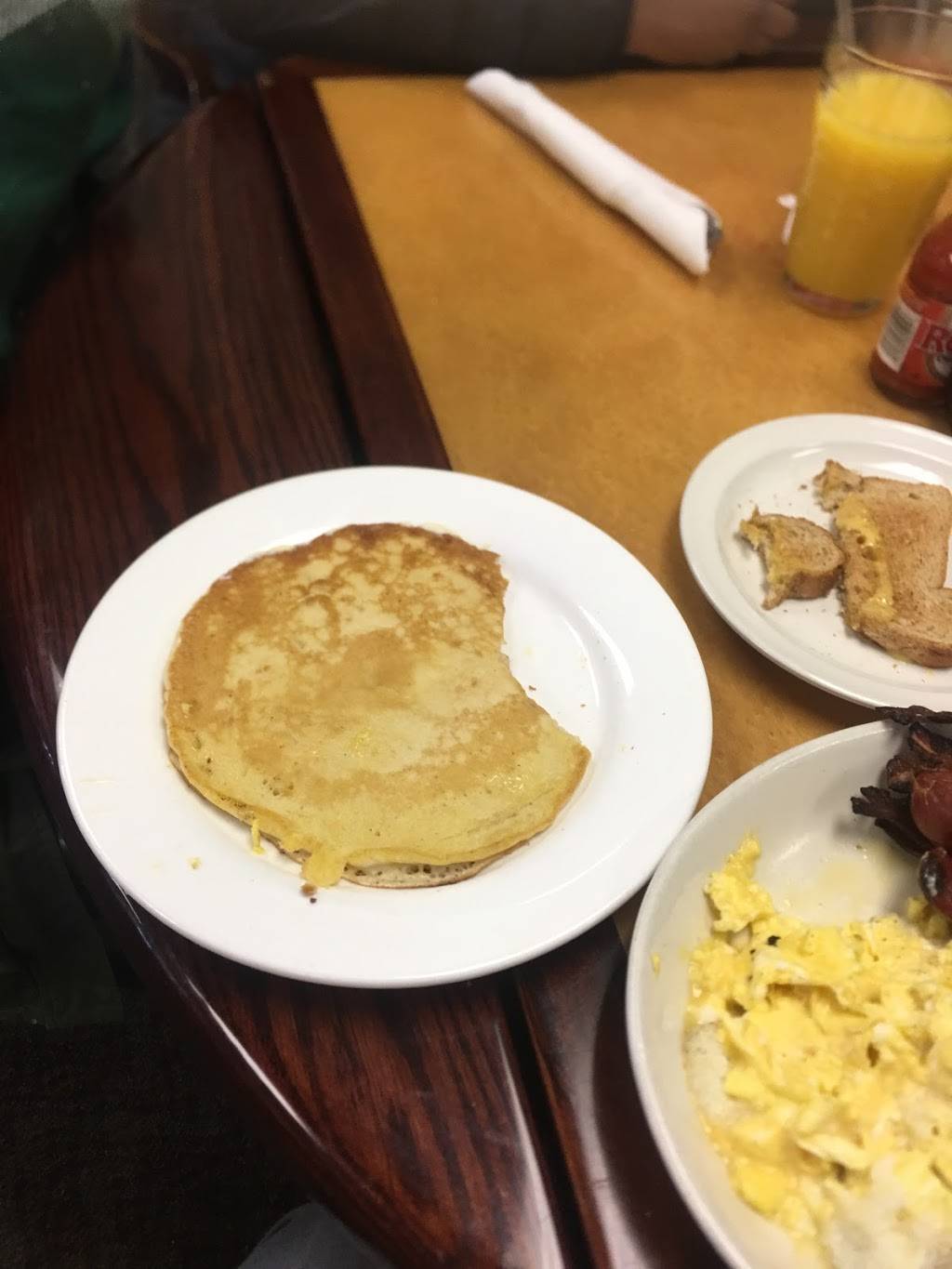 Ms Goodies | restaurant | 1836 Bailey Ave, Buffalo, NY 14211, USA | 7169363690 OR +1 716-936-3690