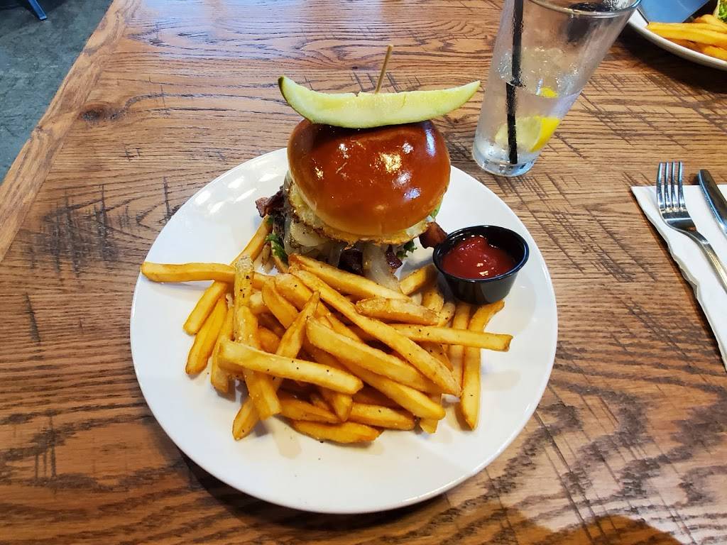 Brick & Spoon | restaurant | 140 Eisenhower Dr, Biloxi, MS 39531, USA | 2283885162 OR +1 228-388-5162