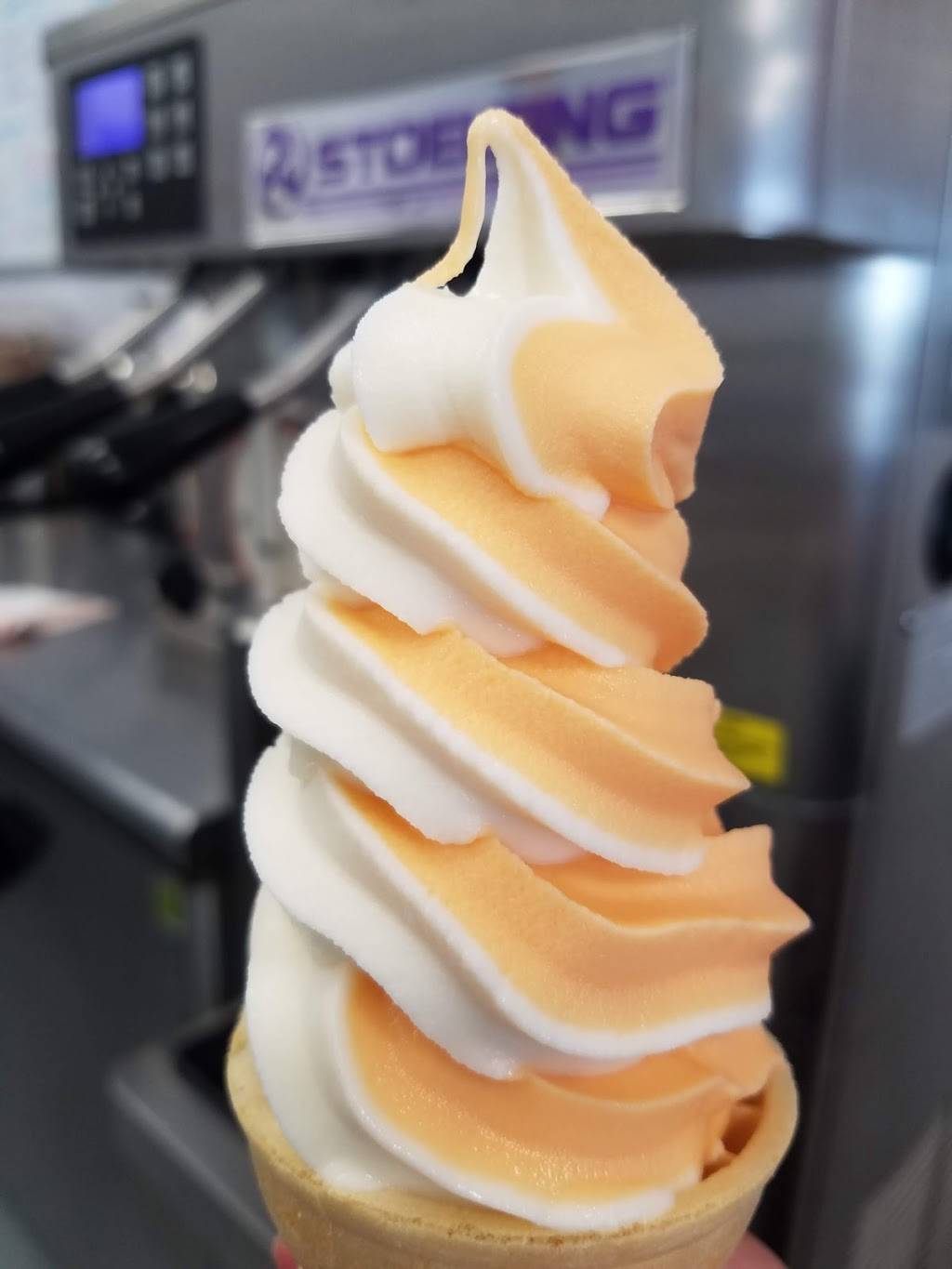 Dippers And Dogs | restaurant | 1161 E Wyandot Ave, Upper Sandusky, OH 43351, USA | 4198351094 OR +1 419-835-1094