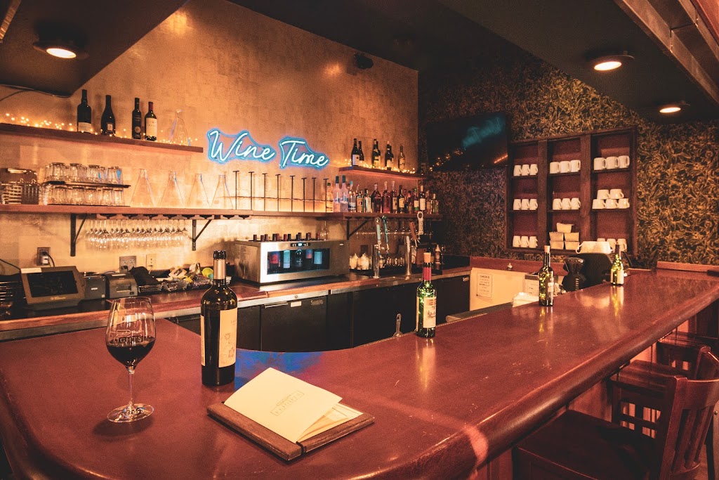 Flights Wine Bar | restaurant | 1444 NW College Way Suite 1, Bend, OR 97703, USA | 5417280753 OR +1 541-728-0753