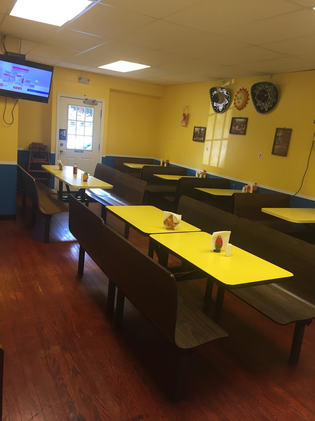 San Marcos Mexican Store & Restaurant | restaurant | 14 W Chestnut St, Hanover, PA 17331, USA | 7176302207 OR +1 717-630-2207