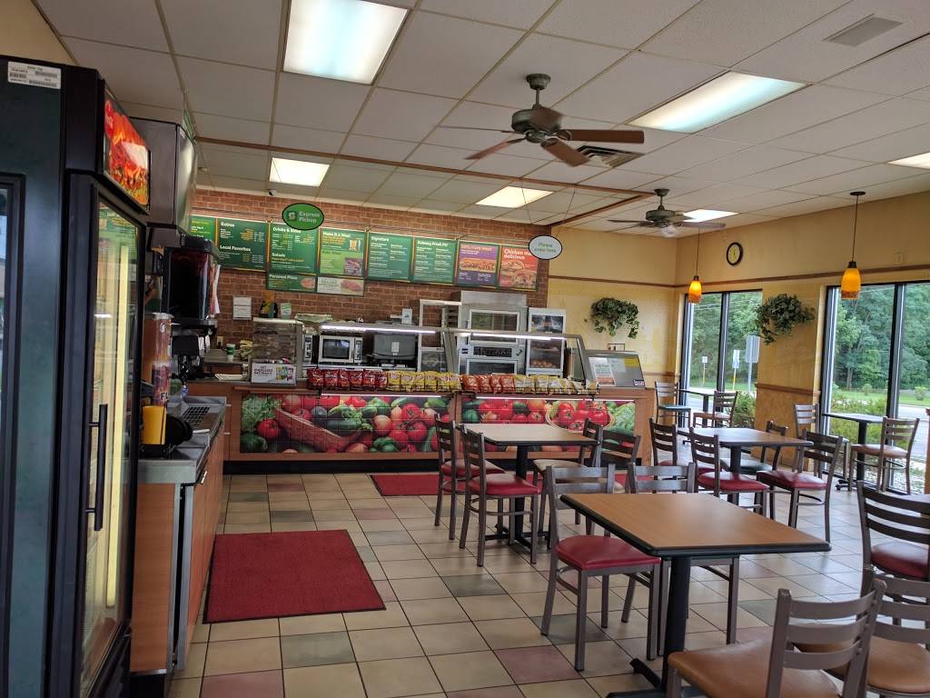 Subway | restaurant | 4416 Pflaum Rd Unit A, Madison, WI 53716, USA | 6086632460 OR +1 608-663-2460