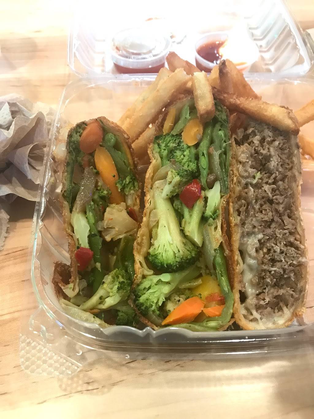 World Famous Boynton Beach | restaurant | 1701 N Congress Ave, Boynton Beach, FL 33426, USA | 5618772303 OR +1 561-877-2303