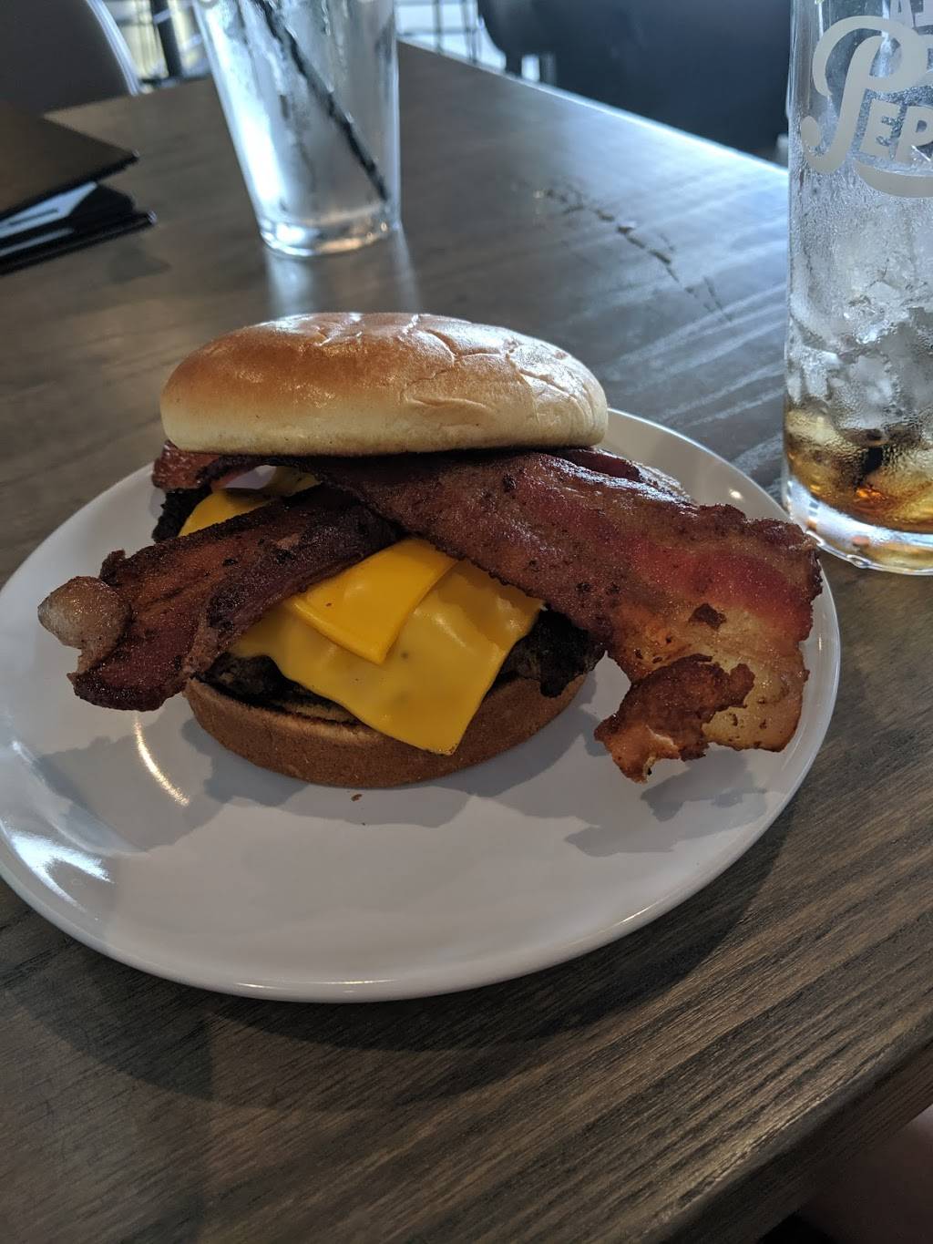 Craft | restaurant | 16524 Manchester Rd, Grover, MO 63040, USA | 6362350882 OR +1 636-235-0882