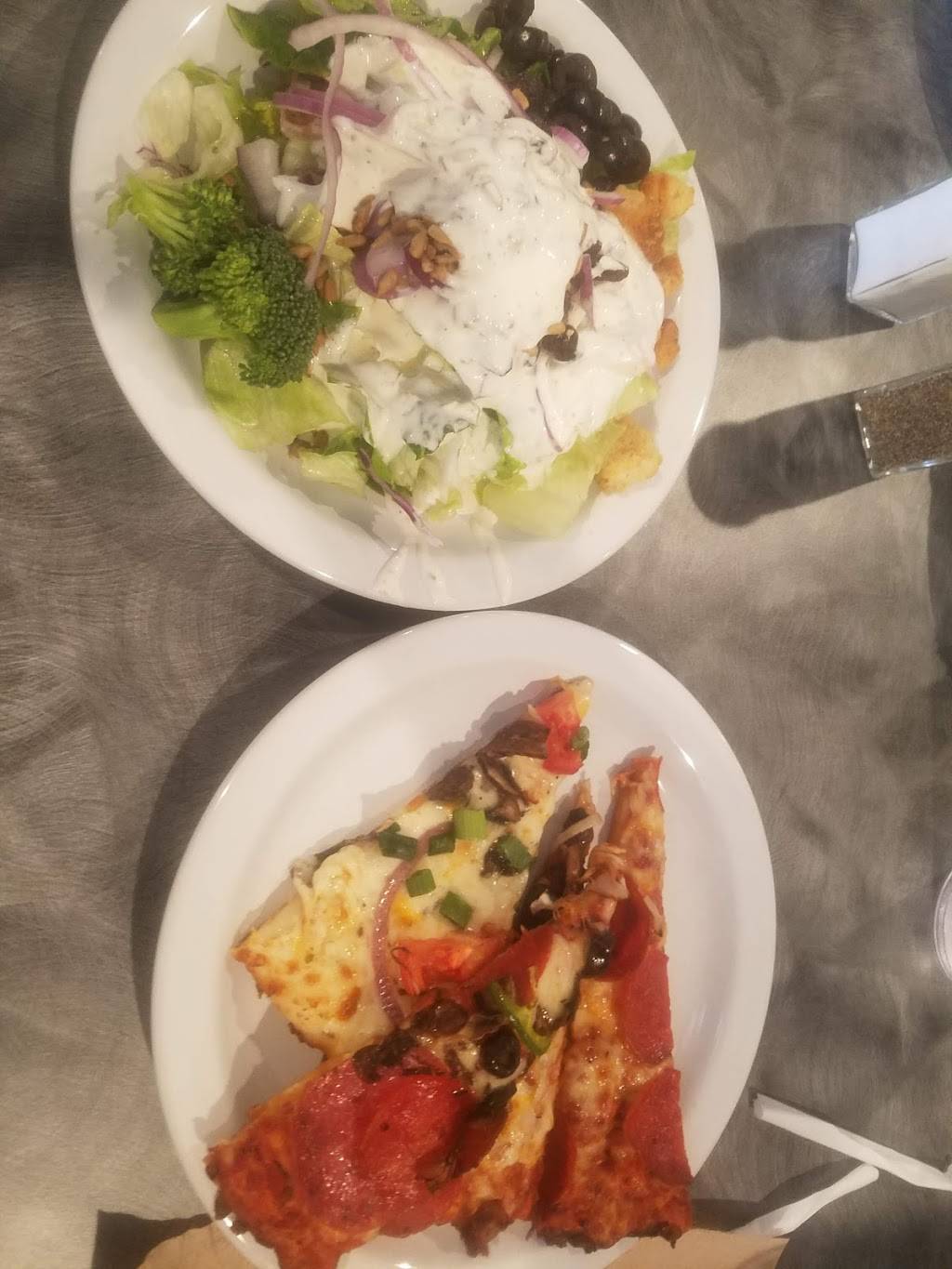 Round Table Pizza | meal delivery | 1307 Florin Rd, Sacramento, CA 95831, USA | 9164227557 OR +1 916-422-7557