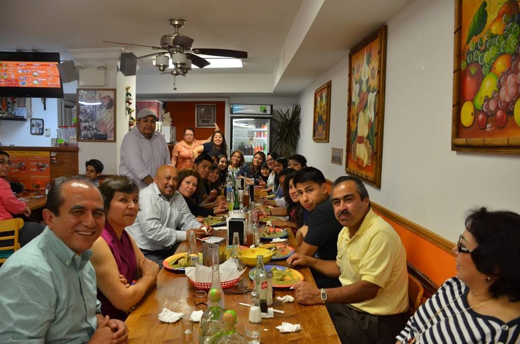 Tamales Lo Mejor De Guerrero | restaurant | 7024 N Clark St, Chicago, IL 60626, USA | 7733386450 OR +1 773-338-6450