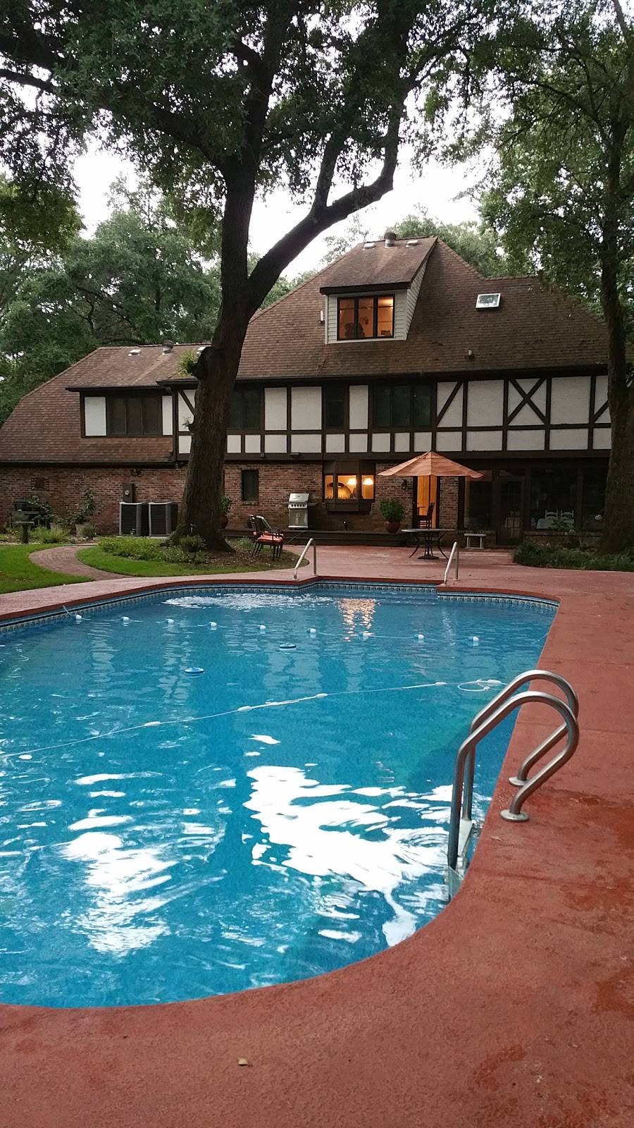 Tudor Oaks Inn | restaurant | 104 Legend Oaks Way, Summerville, SC 29485, USA | 8439005024 OR +1 843-900-5024