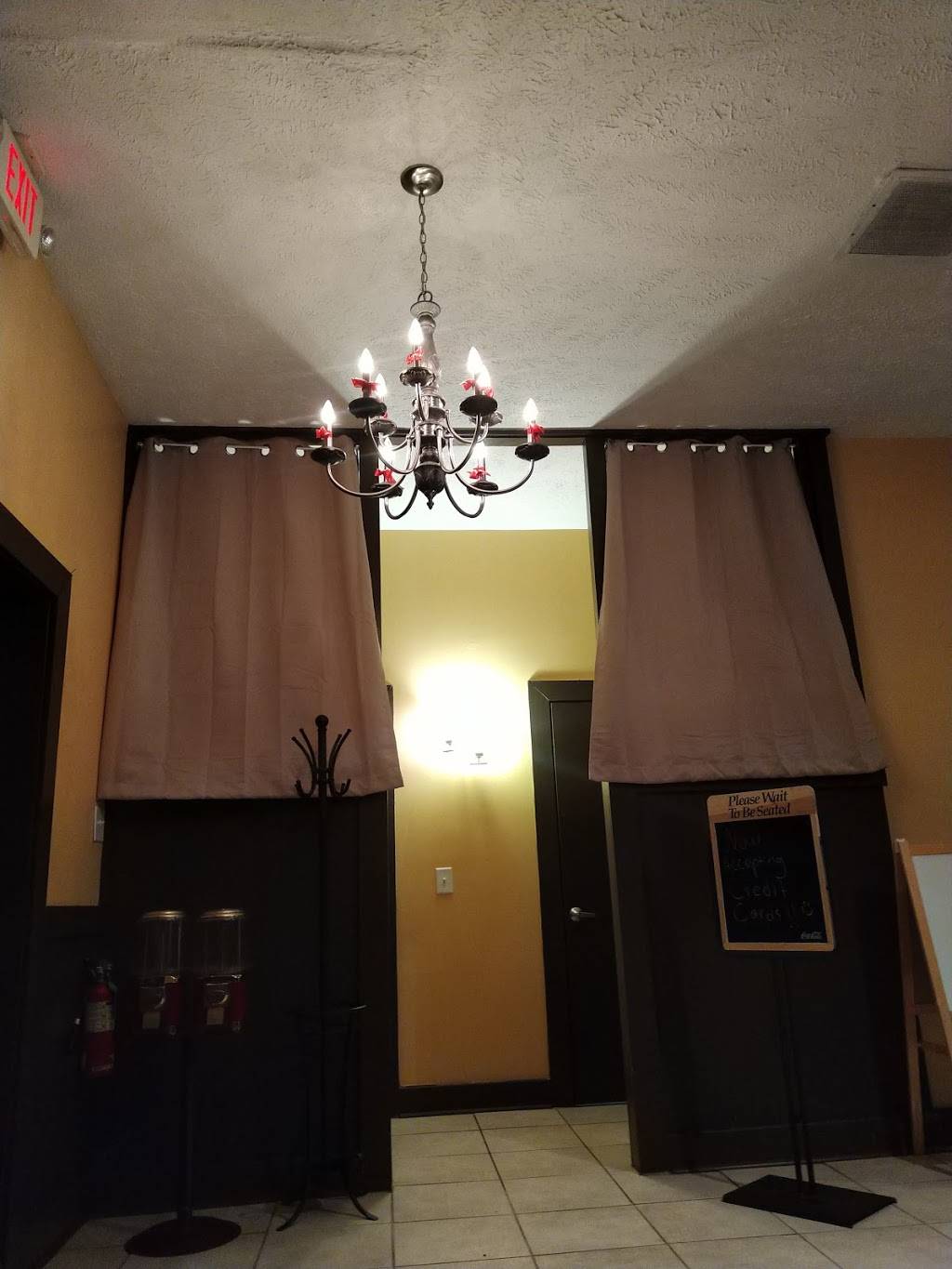 Mamma Mias Pizza and Pasta | restaurant | 4243 Seven Lakes Plaza, West End, NC 27376, USA | 9106736900 OR +1 910-673-6900