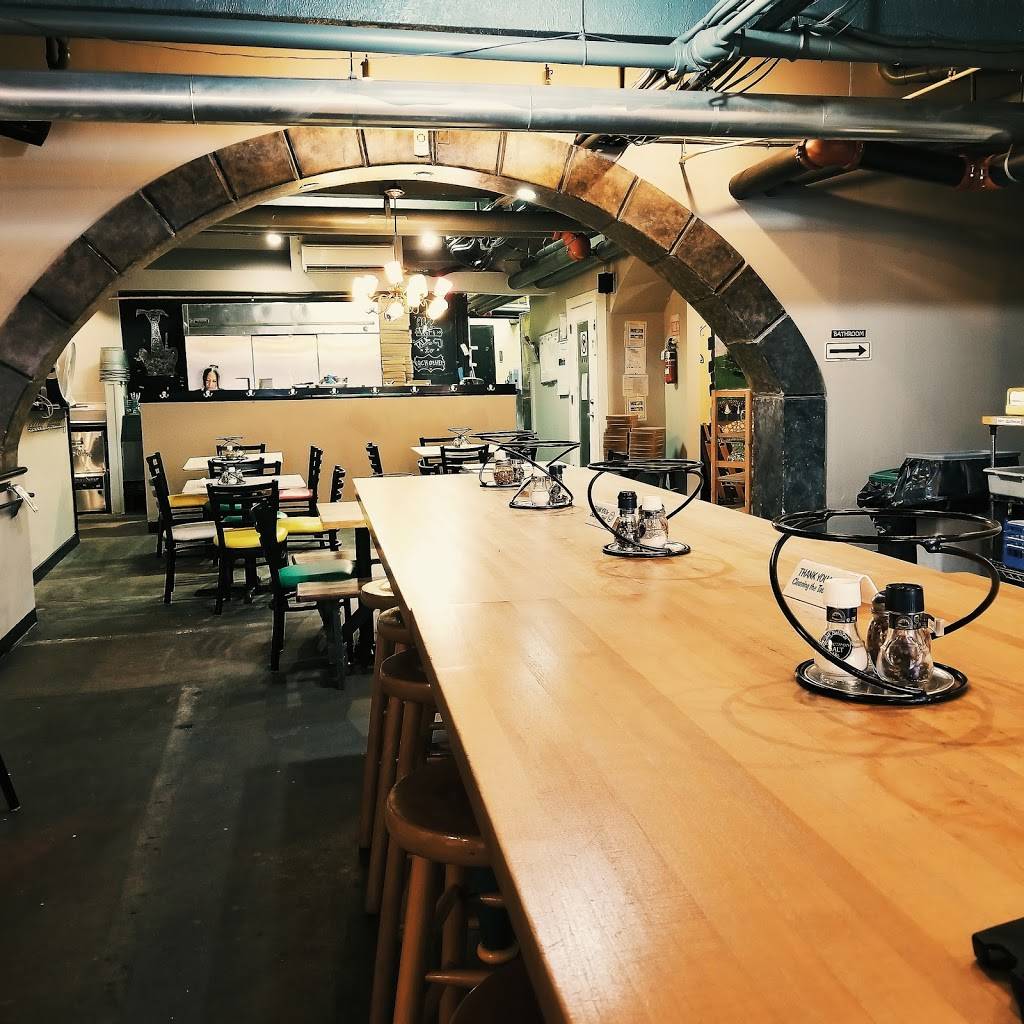 Iggies | meal delivery | 818 N Calvert St #1, Baltimore, MD 21202, USA | 4105280818 OR +1 410-528-0818