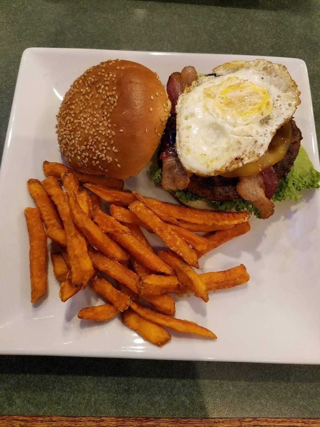 The Greene Turtle Sports Bar & Grille | restaurant | 18101 Town Center Dr, Olney, MD 20832, USA | 3015700343 OR +1 301-570-0343