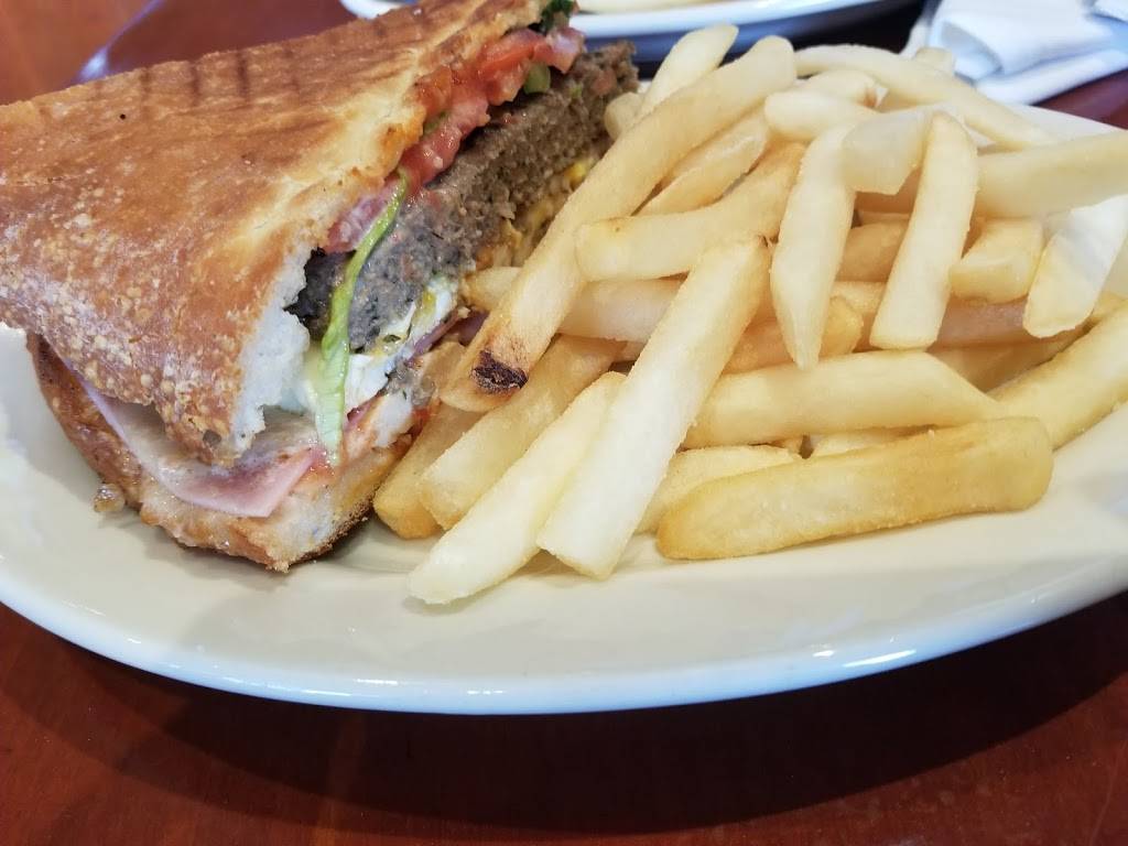 Avellinos | restaurant | 9703 64th Ave, Rego Park, NY 11374, USA | 7184590632 OR +1 718-459-0632