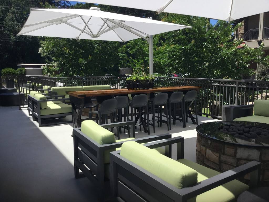 River | restaurant | 1650 Jack Warner Pkwy, Tuscaloosa, AL 35401, USA | 2056323801 OR +1 205-632-3801