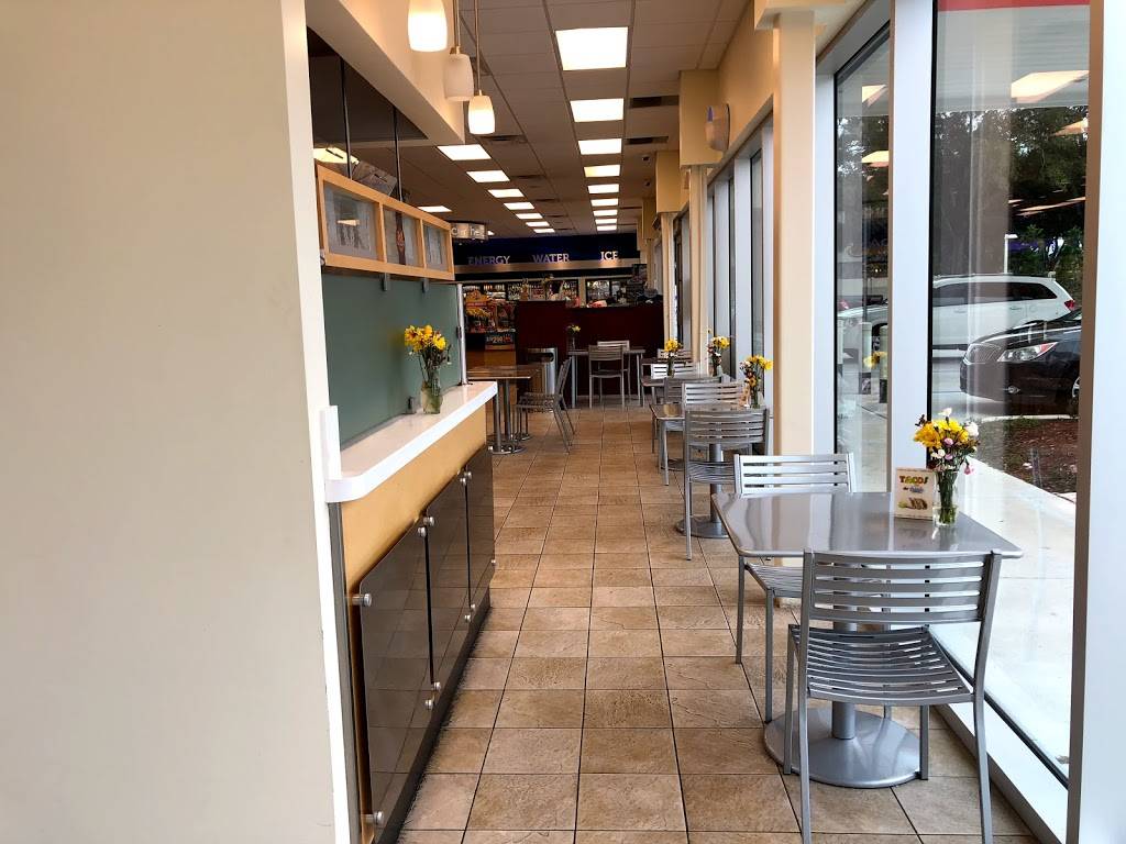 Dailys and Dailys Dash | restaurant | 9551 San Jose Blvd, Jacksonville, FL 32257, USA | 9048801056 OR +1 904-880-1056