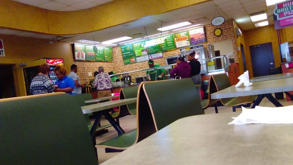 Subway | meal takeaway | 165 State Hwy 744, Opelousas, LA 70570, USA | 3379481946 OR +1 337-948-1946