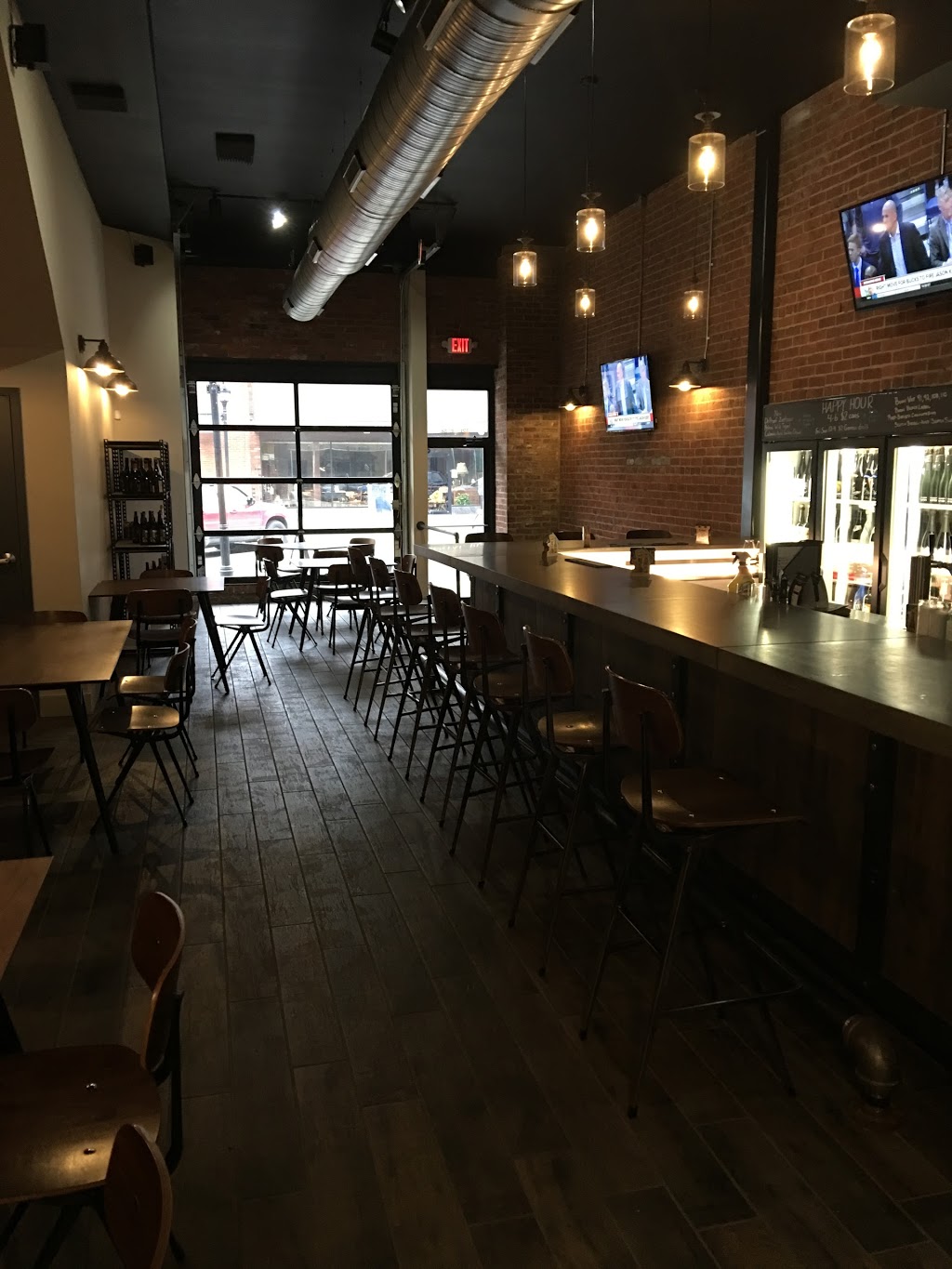 Summit Beer Station | restaurant | 321 9th St, Huntington, WV 25701, USA | 6813780468 OR +1 681-378-0468