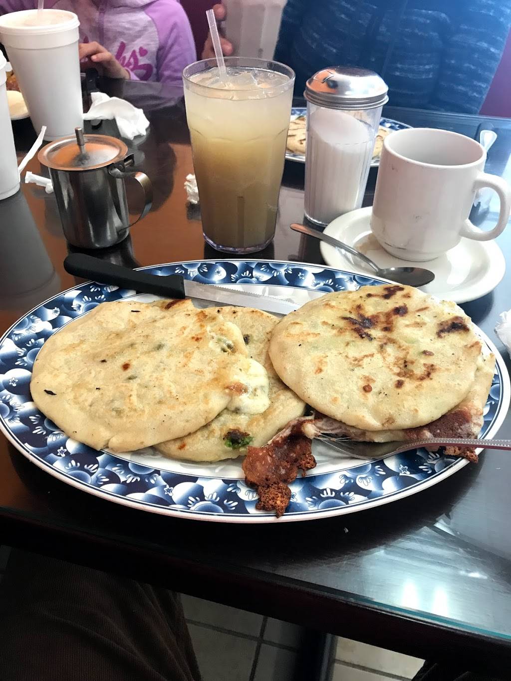 Armenia Restaurante Salvadoreño | restaurant | 2563 San Pedro St, Los Angeles, CA 90011, USA | 2137449915 OR +1 213-744-9915