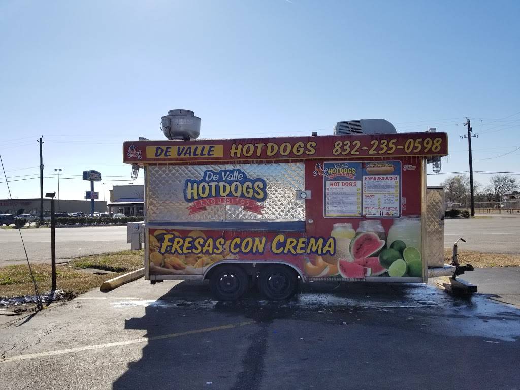 De Valle hot dogs | restaurant | 911 Federal Rd, Houston, TX 77015, United States | 8322350598 OR +1 832-235-0598