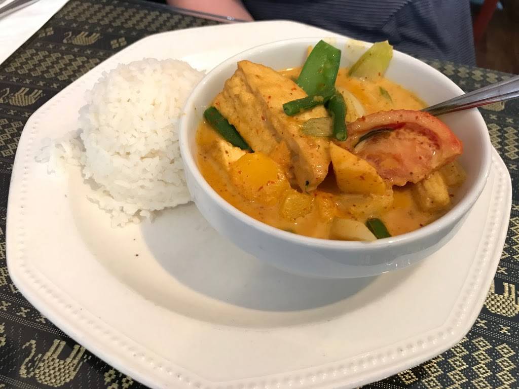 Thai Moon | restaurant | 663 Massachusetts Ave, Arlington, MA 02476, USA | 7816463334 OR +1 781-646-3334